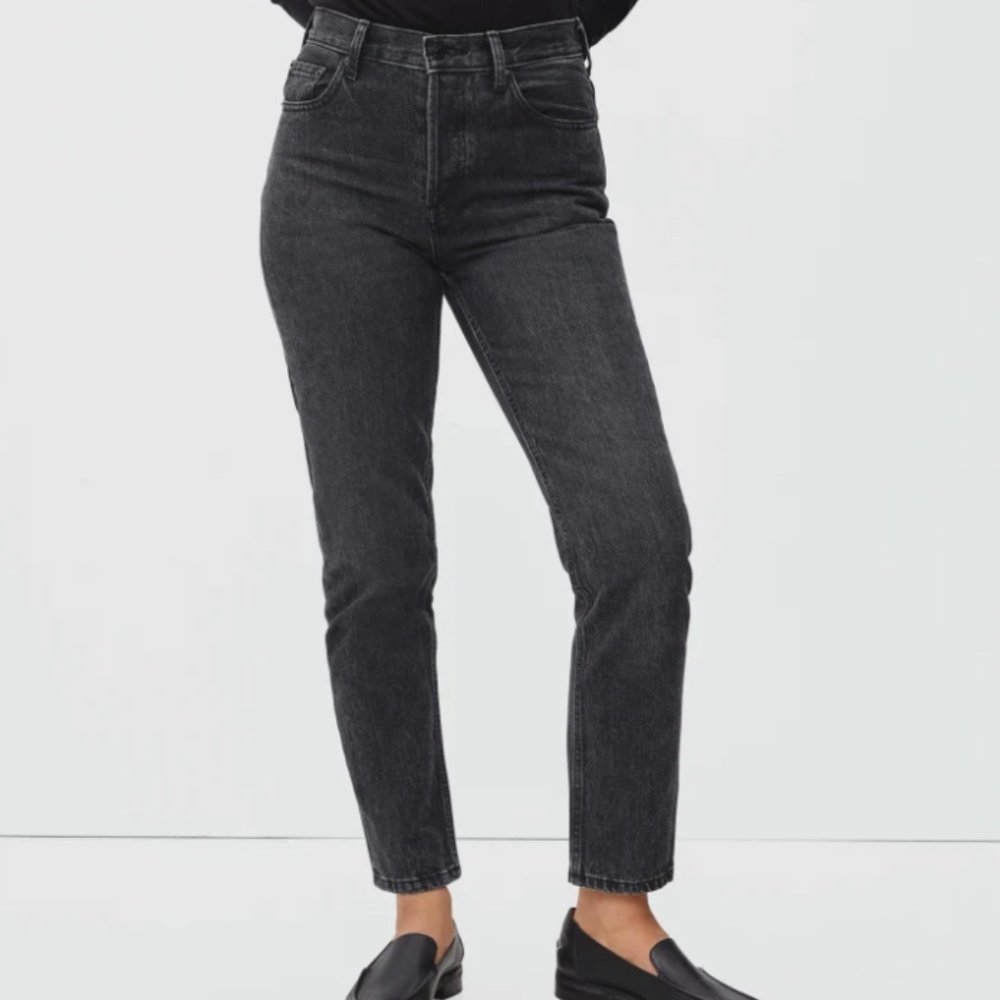 Everlane '90s Cheeky Jean in Washed Black